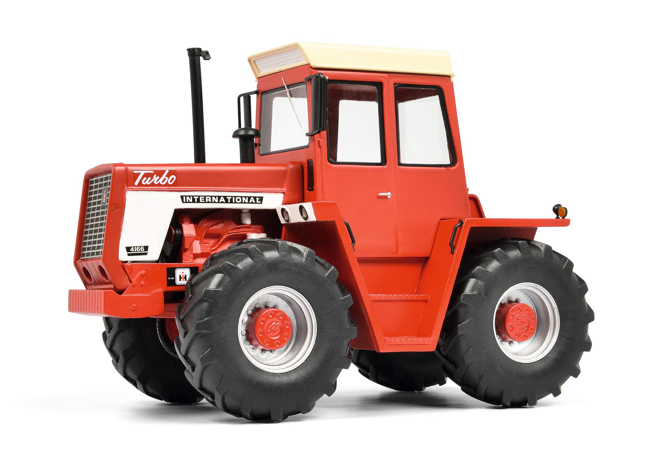 Schuco 450910900 International 4166 Tractor Model Car Scale 1:32 Limited Edition 1,500 Resin Red