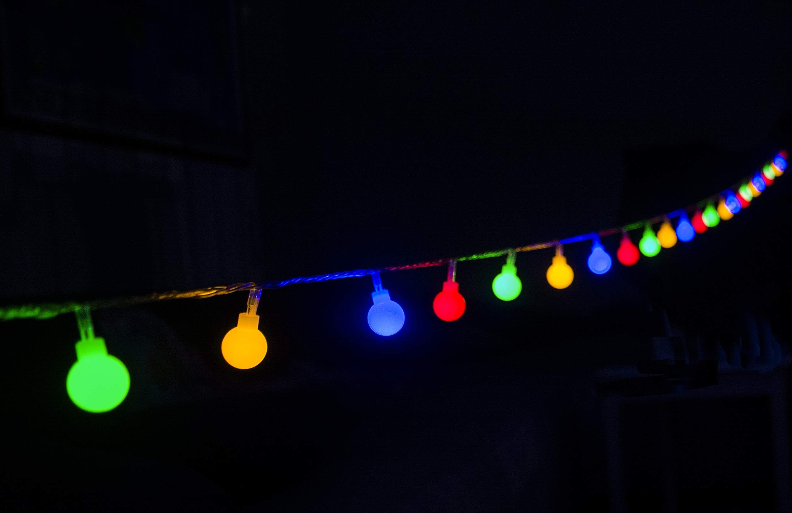 GHJ 50/100 LED Battery Operated Remote Control Waterproof Indoor/Outdoor Globe Ball String Fairy Lights with Timer / 8 Modes/Dimmable for Christmas Tree Xmas Garden Party (Multi, 50 LEDs)