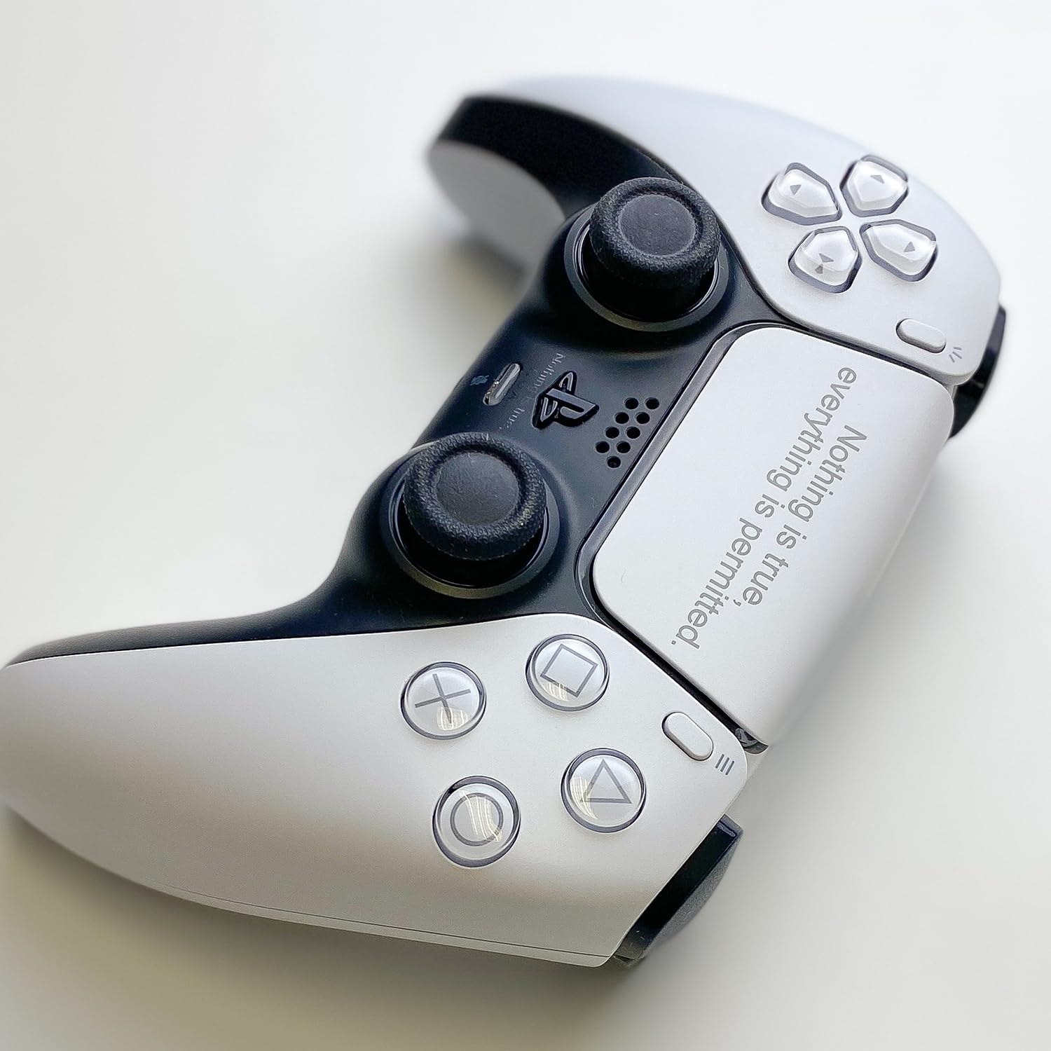Sony Personalized PlayStation 5 DualSense Wireless Controller - Custom Engraved Colors & Designs - White - Make your controller unique with a custom-designed text [video game]