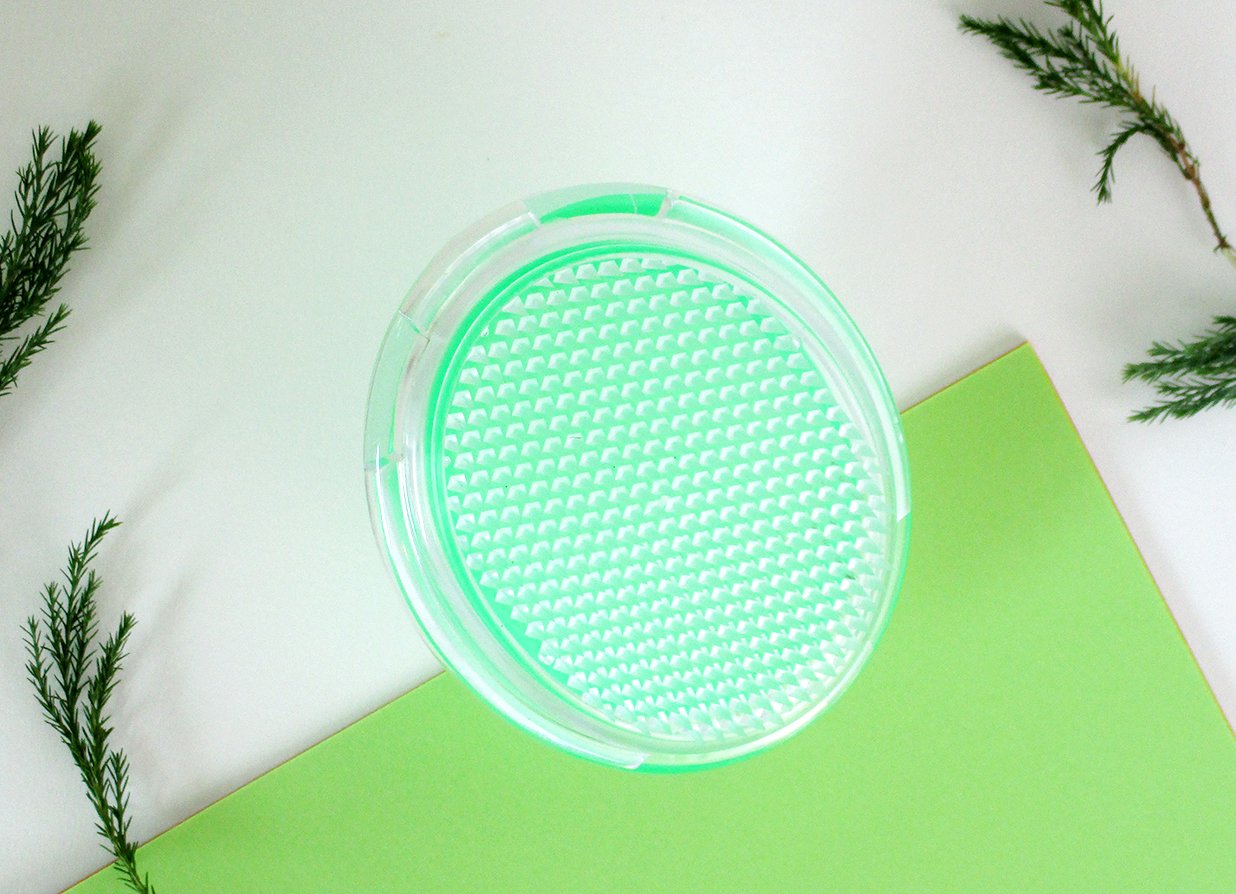 Fine Bristle Brush for Treating Ingrown Hairs and Razor Bumps