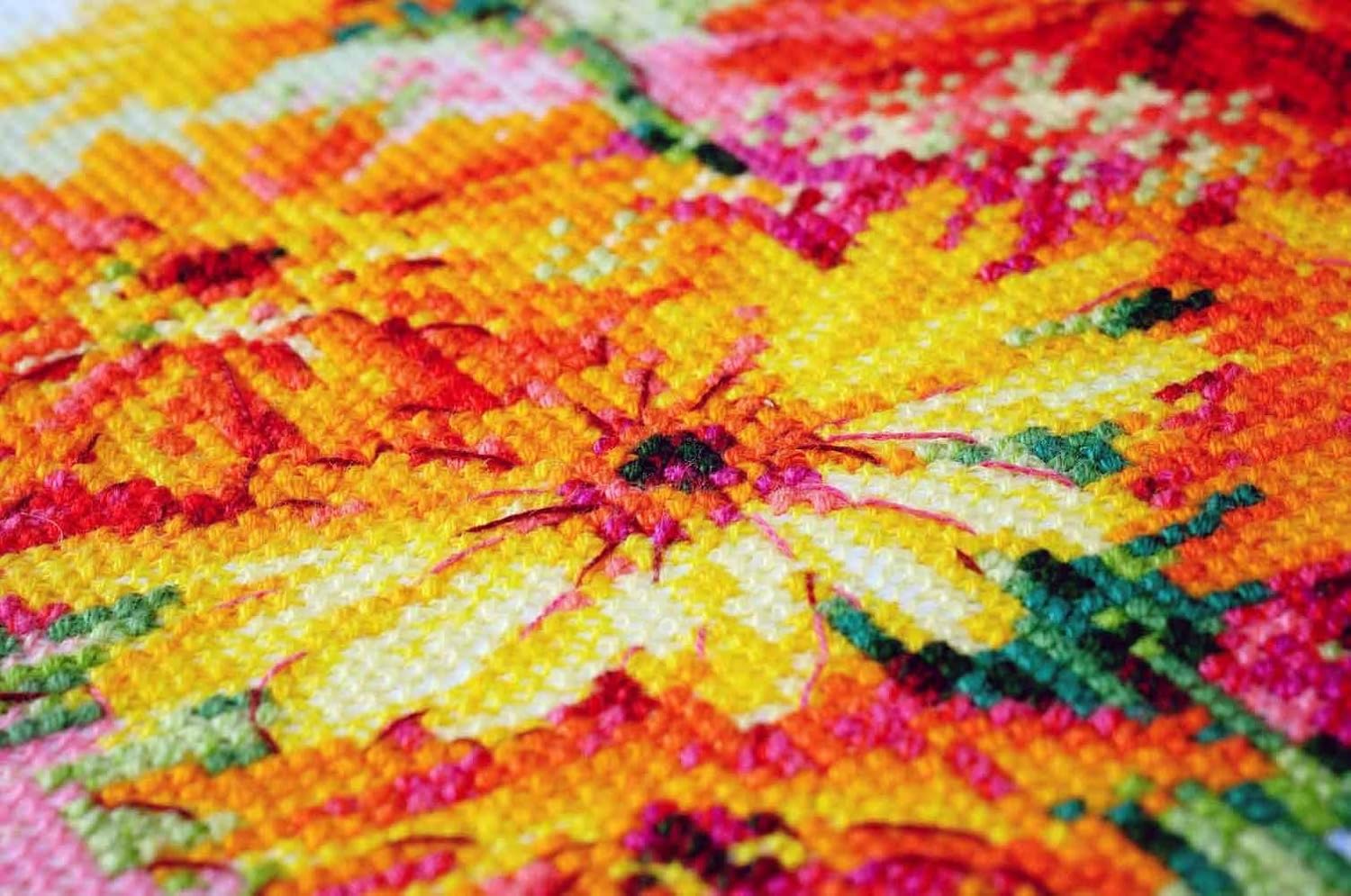 RIOLIS Cross Stitch Kit - 1485 - Watercolour Gerberas, White - Image 3
