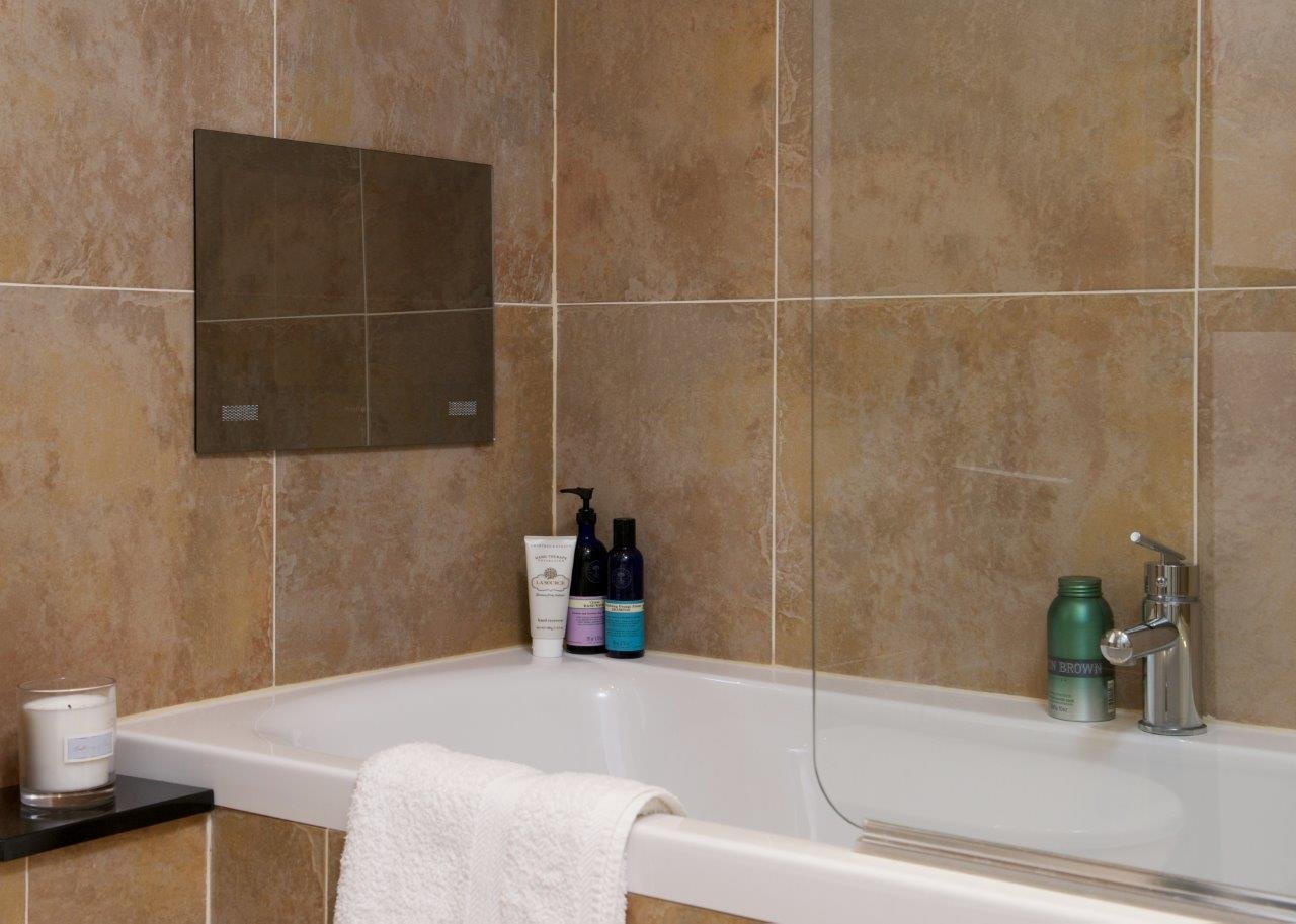 32 Inch Watervue Waterproof Bathroom TV LG LED Screen Amazonco