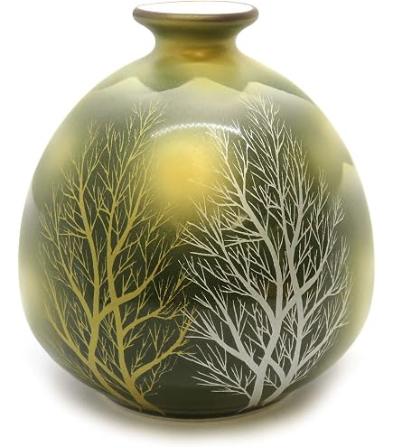Amazon.com: KUTANI YAKI(ware) Vase Crane and gold clouds : Home