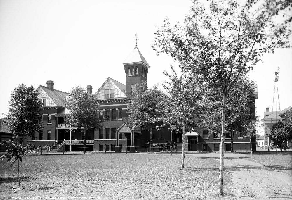 1900 1910 Saginaw General Hospital Saginaw Mi Vintage Photograph 13 X 19 Posters Prints Amazon Com
