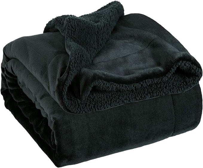 Bedsure Kuscheldecke Schwarz Decke aus Sherpa Fleece 150x200cm, extra