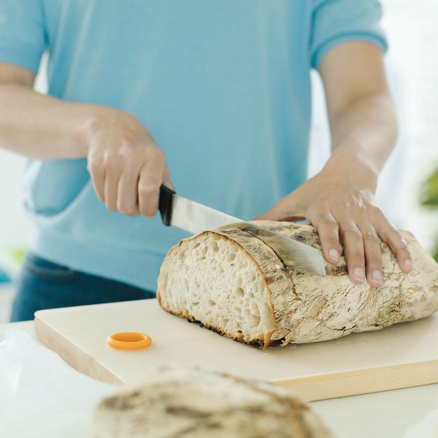 Fiskars Cutting Station, 2-part, Consisting of 1 Cutting Board and 1 Support, Birch Wood Board / Plastic Support - Image 5
