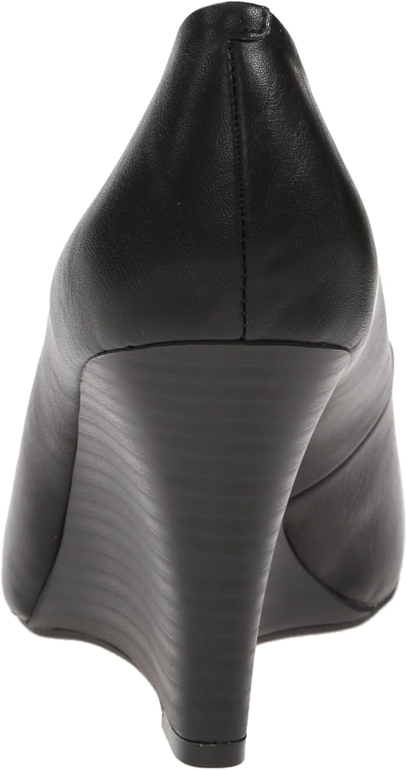 jessica simpson cash wedge