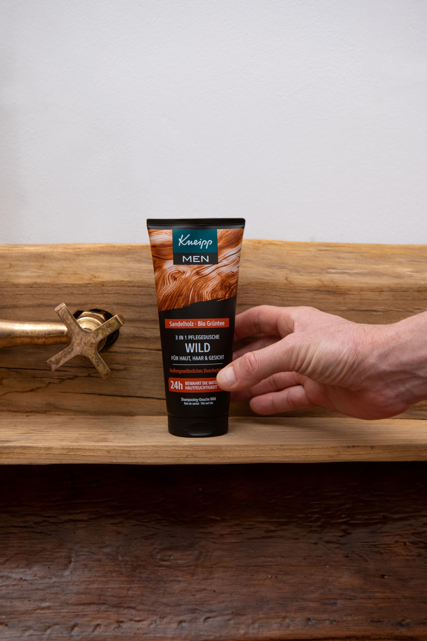 Kneipp MEN 3 in 1 Wild Duschgel - Sandelholz & Bio Grüntee - Für Haut, Haar & Gesicht - Verbessert das Hautgefühl - 200ml 3
