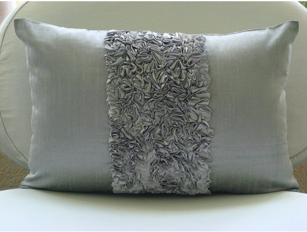 The HomeCentric 30x45 cm (12x18 inch) Rectangle/Lumbar Decorative Throw