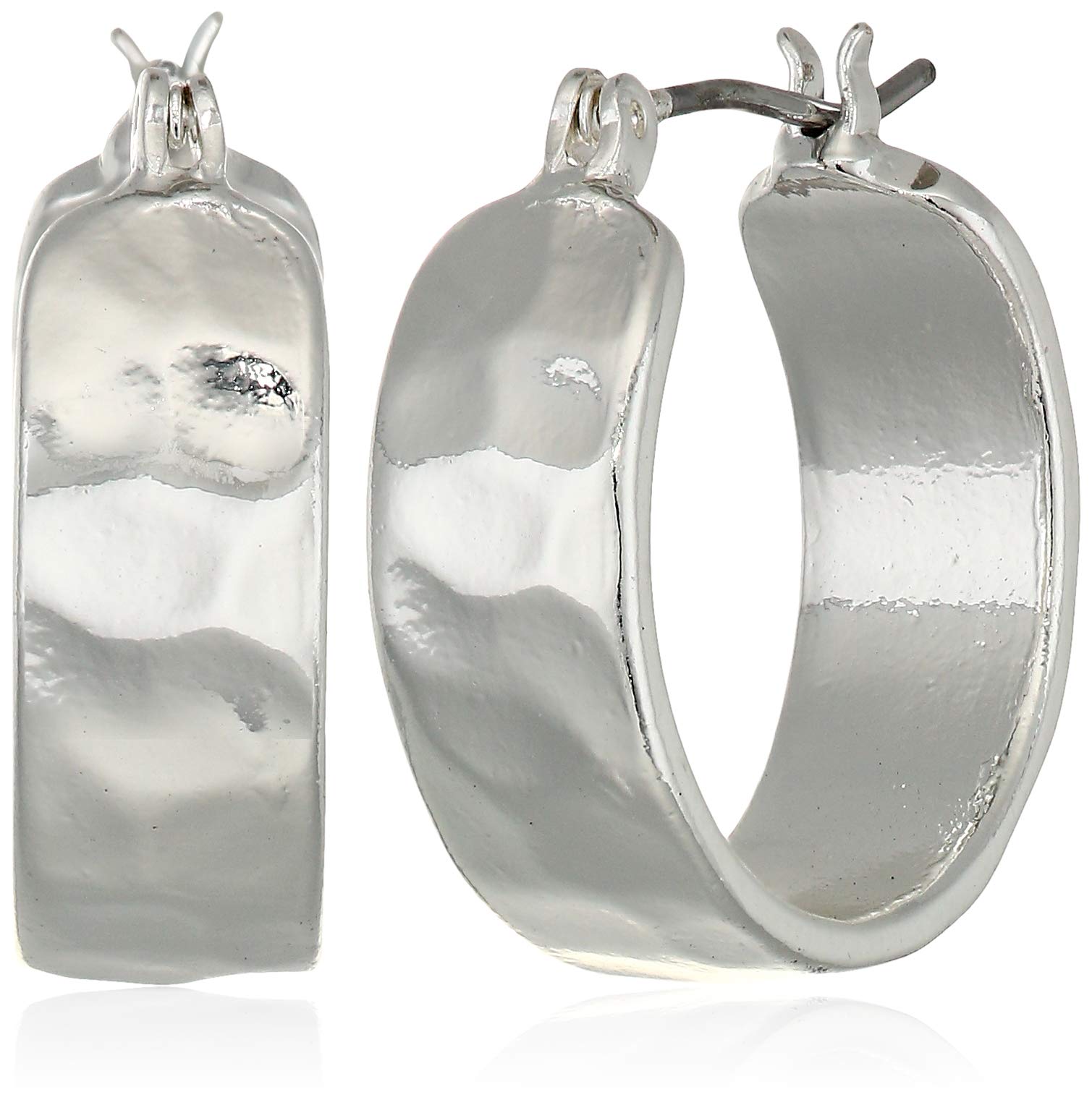 Nine West Pendientes de aro pequeños de plata para mujer – Aros con cierre de clic de 0,78 pulgadas en acabado en tono plateado – Joyería ligera de zinc y latón para uso diario, trabajo y estilo casual