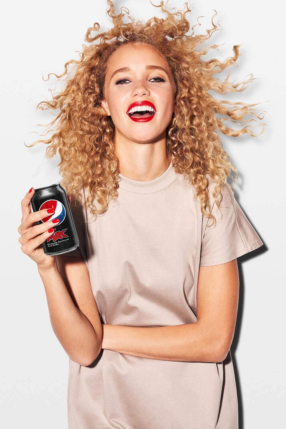 Pepsi Max Cans 330 ml (330 ml x 24 x 1 pack size), Black, 330 ml (Pack of 24) - Image 4