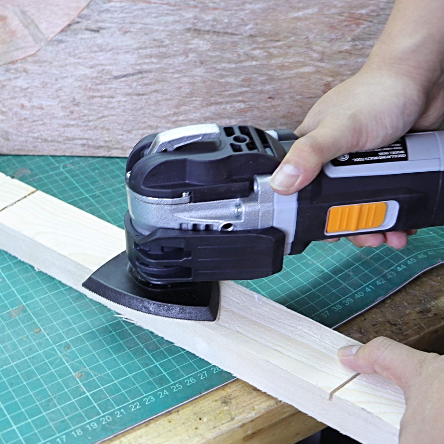 Blank&Black BBPT9526 600W 5 Amp Variable-Speed Multi-function Oscillating Tool Kit with Anti-Vibration 3-Positioned Side-Handle, Quick Blade Change, 5.5° Oscillation Angle