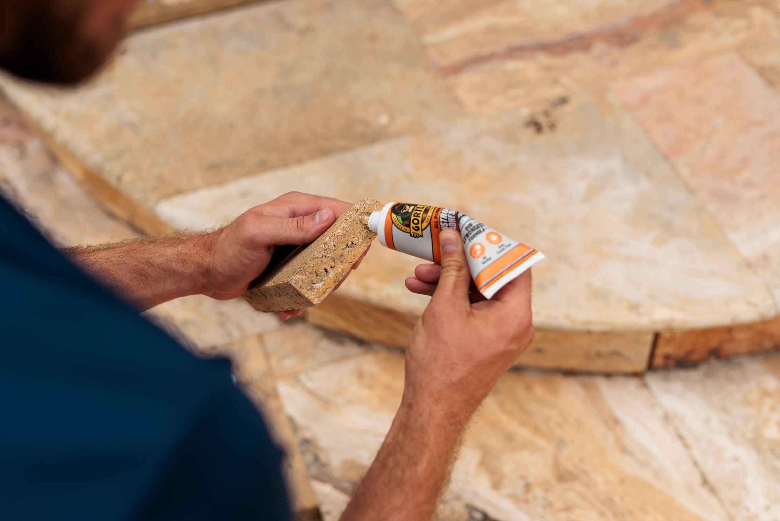 Gorilla Max Strength Construction Adhesive, Clear Glue, 2.5 Ounce Squeeze Tube (Pack of 1) - Gap Filling and Waterproof