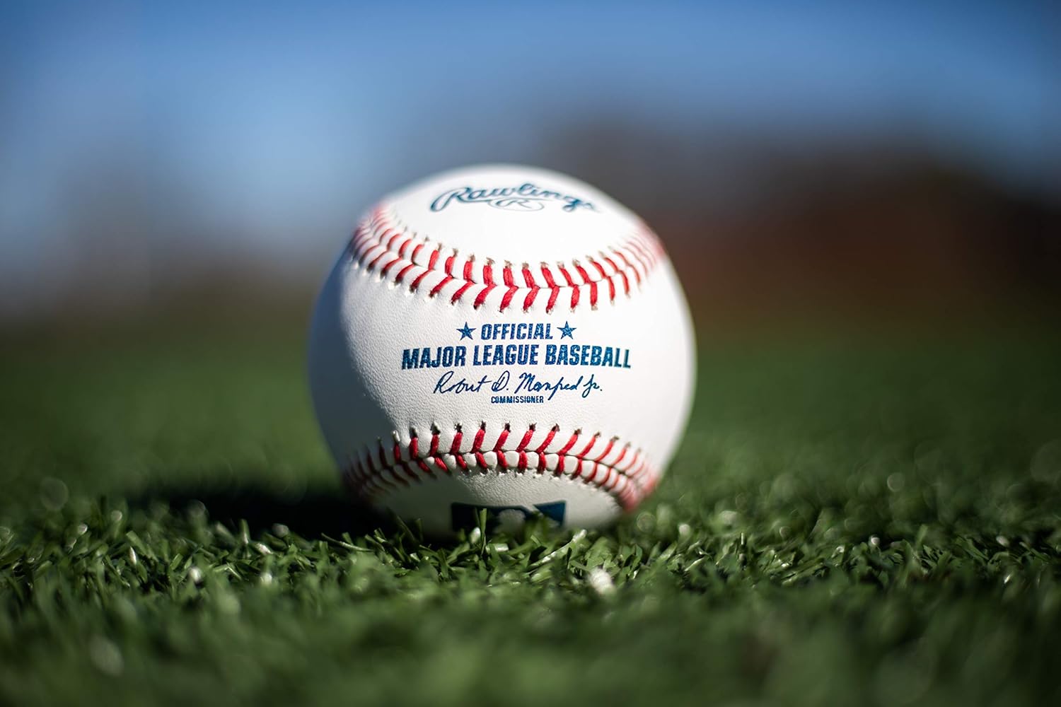 Rawlings Official 2021 Baseball of Major League Baseball (MLB), with Display Case (ROMLB-R), White/Red/Navy: Sports & Outdoors