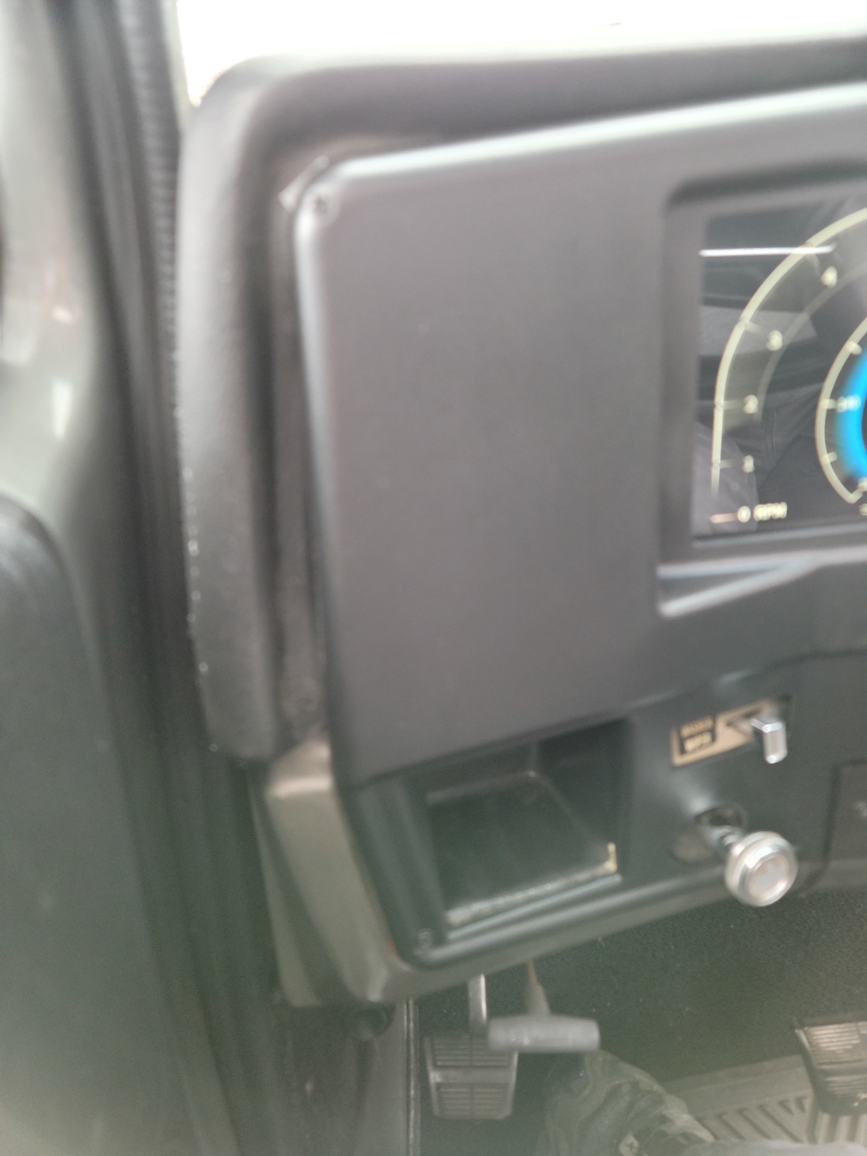 Auto Meter 7006 Invision Digital Dash LCD Fits 95-98 Chevy