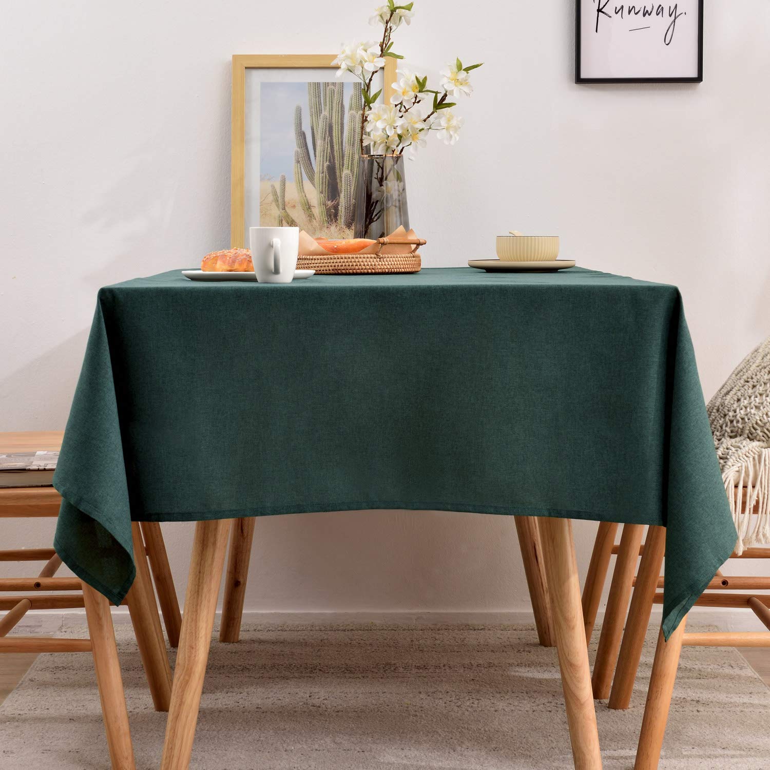 BALCONY & FALCON Table Cloth, Wipe Clean Tablecloth Rectangular – Waterproof, Machine Washable Table Cover for Kitchen, Dining, Party & Outdoor Use (Hunter Green, 140 x 180cm)