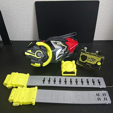 Amazon 美品 仮面ライダーゼロワン 変身ベルト Dx飛電ゼロワンドライバー 電池付属 おもちゃ ホビー