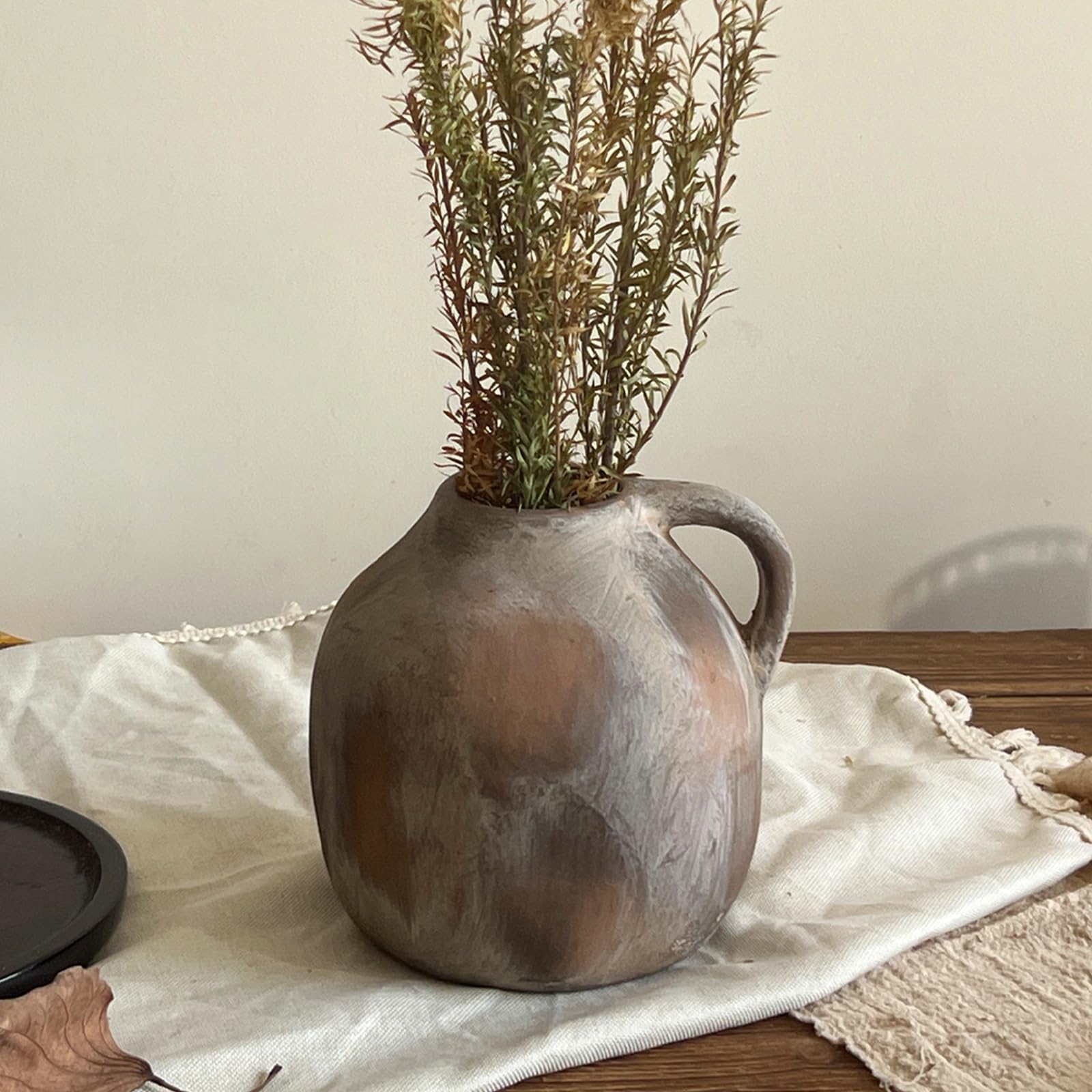 Photo 1 of (USED/FAIR) GDSZJLJ Rustic Terracotta Handmade Pottery Vase with Handle, 5.6 Inch Vintage Ceramic Rustic Farmhouse Vase for Home Decor, Farmhouse Flower Vases for Living Room, Bedroom, Thanksgiving Centerpieces