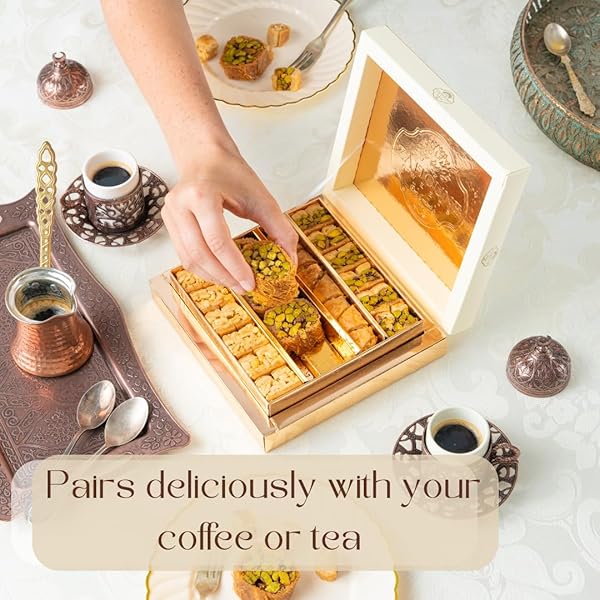 ZAITOUNE CASHEW & PISTACHIO BAKLAVA SELECTION BOX – 0.55 LB | TRADITIONAL LUXURY HONEY PASTRY | ARABIC DESSERT WITH AUTHENTIC FLAVORS IN BEAUTIFUL PACKAGING | HANDMADE IN TURKEY