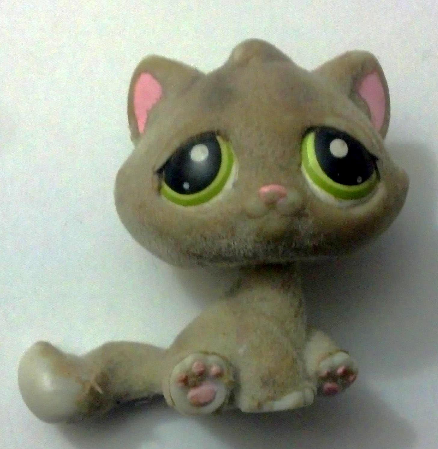 sitting cat lps