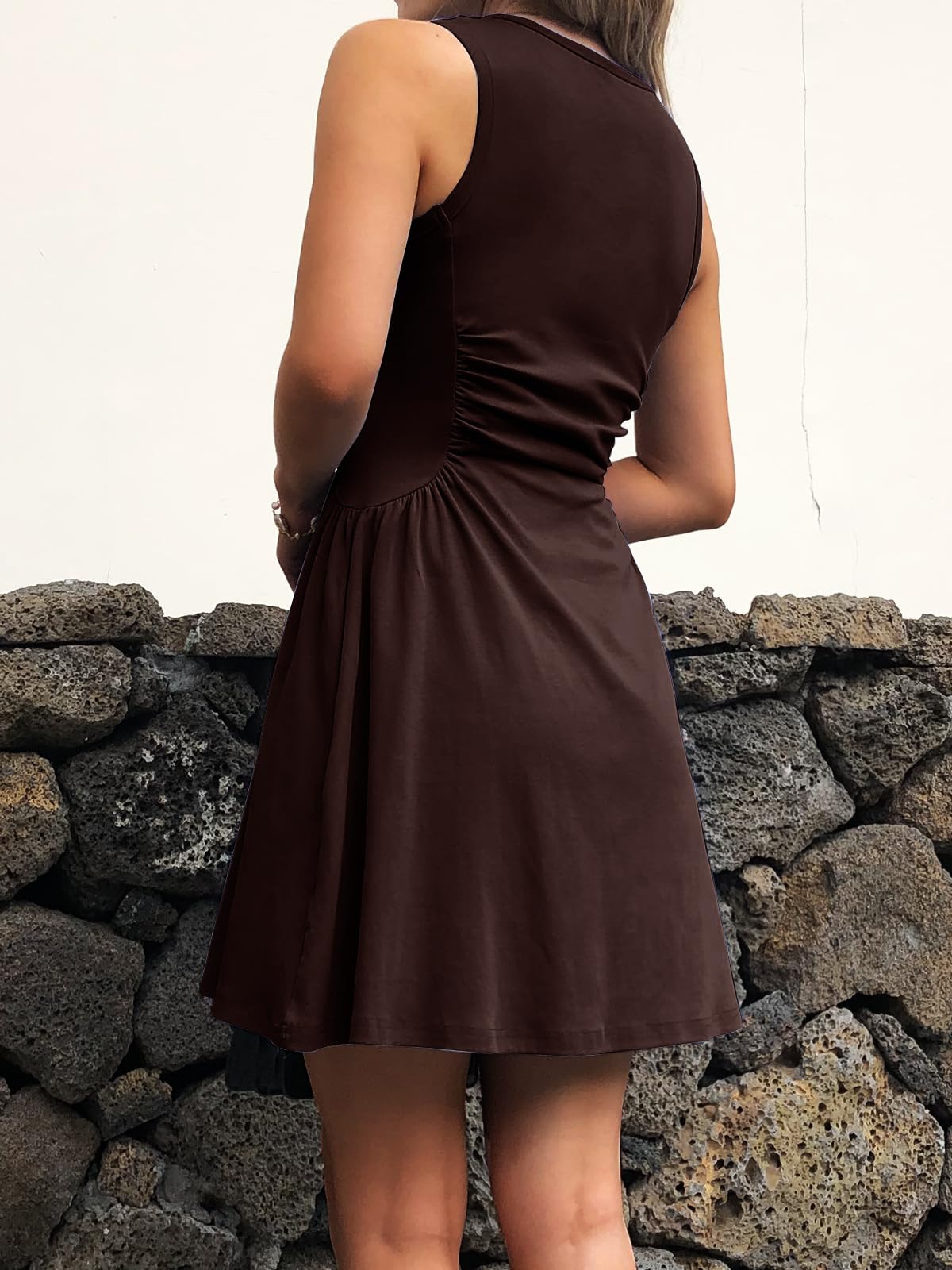Mieazom Women's Casual Dress Summer Sleeveless Ruched Waist Elegant Pleated Slim-Fit Mini Dresses with Pockets Brown L