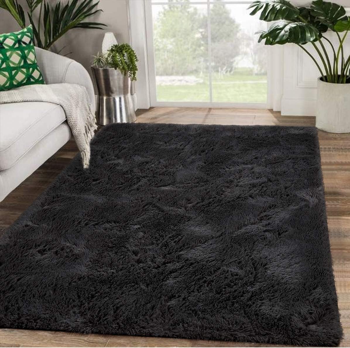 Amazon Com Zareas Modern Furry Area Rugs For Living Room 4x6 Black Shag Rug For Bedroom Fluffy Soft Fuzzy Carpet For Kids Room Girls Boys Long Fur Indoor Dorm Nursery Mini Spa Floor
