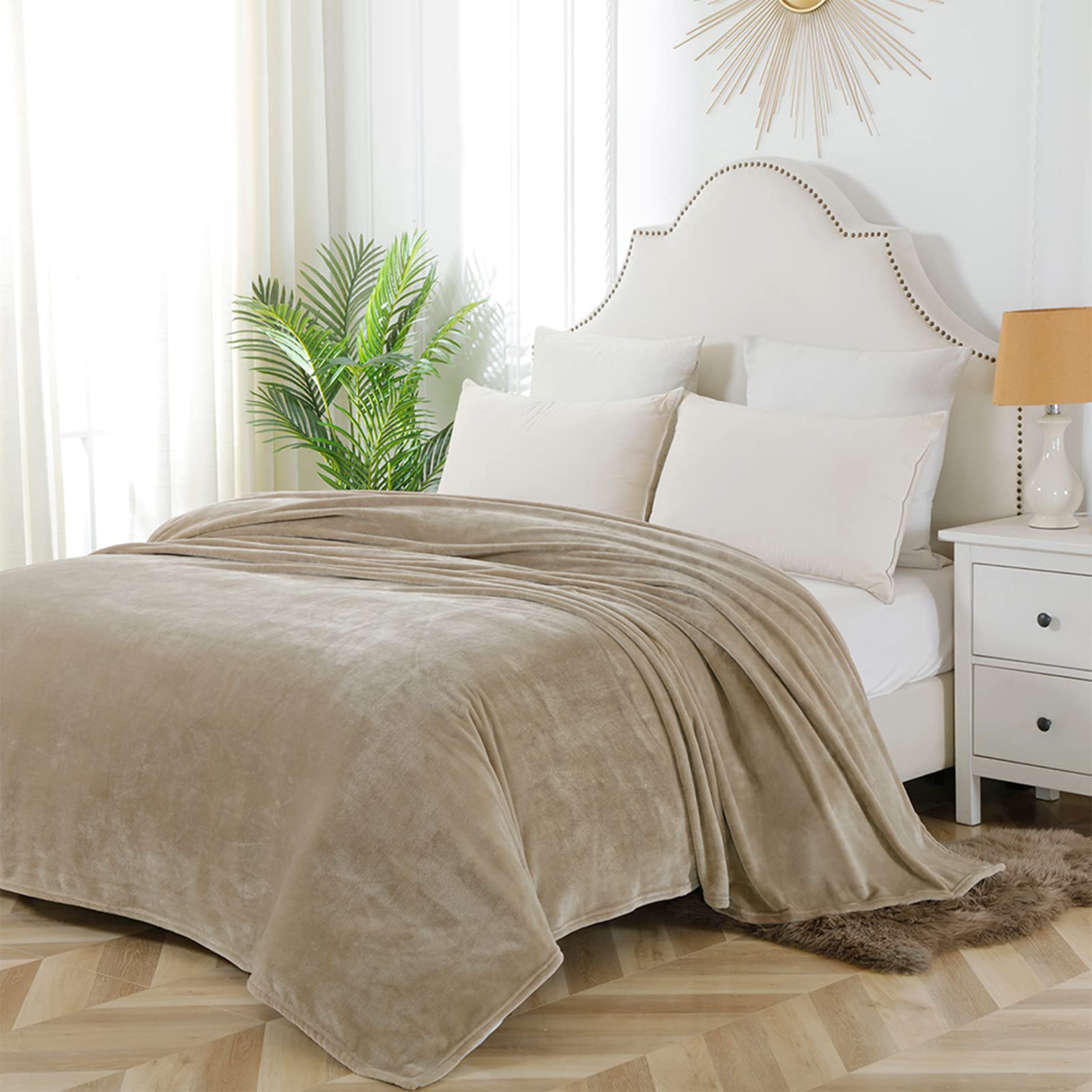 BOURINA Flannel Blanket Throw Lightweight Cozy Plush Microfiber Solid Fleece Blanket,Throw (Beige, 127x152cm)