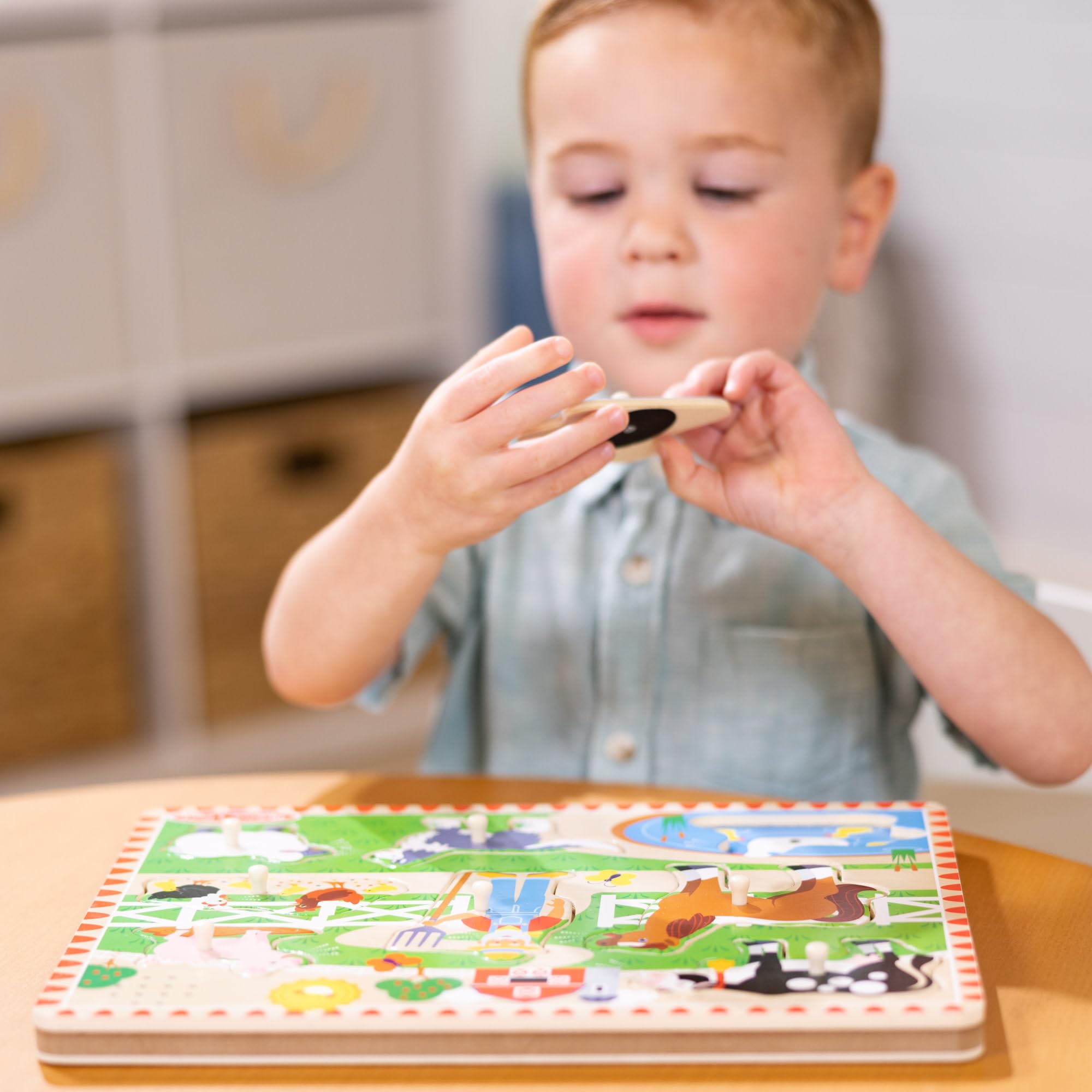 Melissa & Doug Old MacDonald's Farm Song Puzzle – 8-Piece Wooden Peg Puzzle with Light-Activated Sounds, Music Learning Toy for Toddlers and Preschoolers Ages 2+
