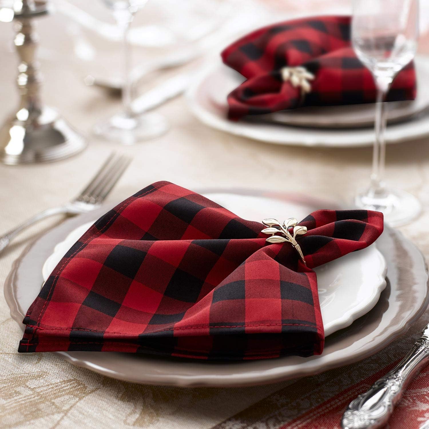 VEEYOO Polyester Checkered Cloth Napkins Set of 12 Pieces Buffalo Plaid Napkins Hemmed Edges Washable Gingham Oversized Dinner Napkins Stain Resistant Table Napkins (17x17 inch, Black & Red Napkins): Kitchen & Dining