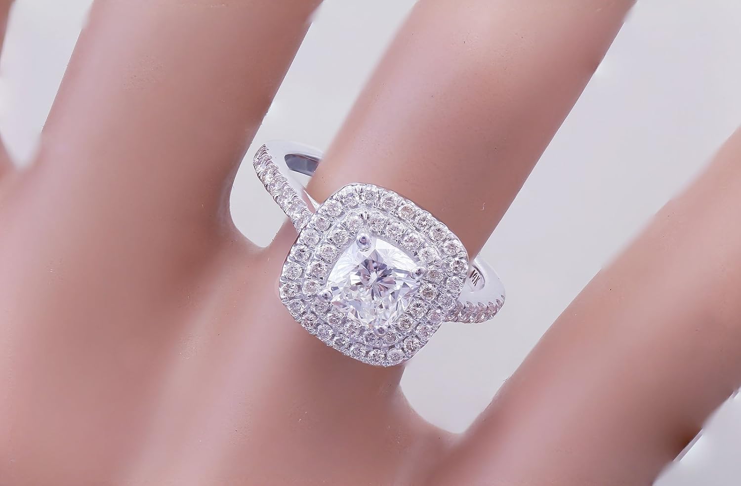 Amazon Com 14k White Gold Cushion Cut Diamond Engagement Ring