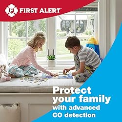 First Alert CO605 Plug-In Carbon Monoxide Detector