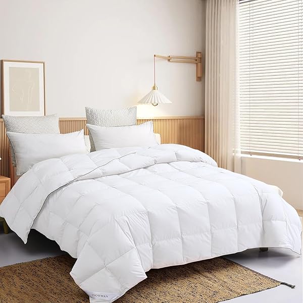SNOWMAN EXTRA-SOFT DOWN BLANKET QUEEN, LIGHTWEIGHT DOWN COMFORTER WITH 8 CORNER TABS, COOLING BED COMFORTER FOR HOT SLEEPERS, 18OZ FILL WEIGHT AND NOISELESS DOWN PROOF FABRIC (WHITE, 90″X90″)