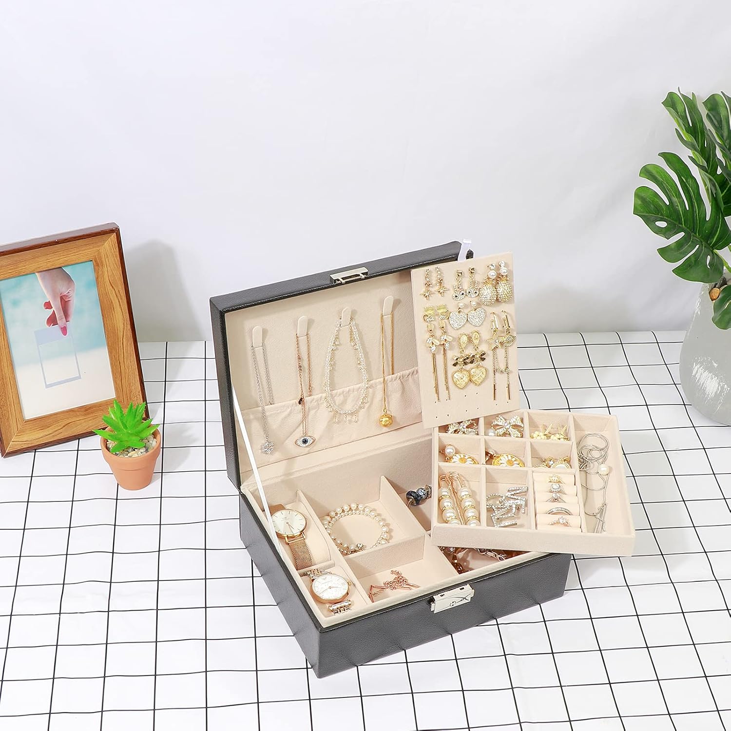 AerWo Jewelry Box for Women, 2 Layer Jewelry Holder PU Leather Jewelry Boxes & Organizers, with Lock and Removable Tray, Jewelry Cases for Storage and Display Rings Necklace Earrings Bracelets Watch: Home Improvement