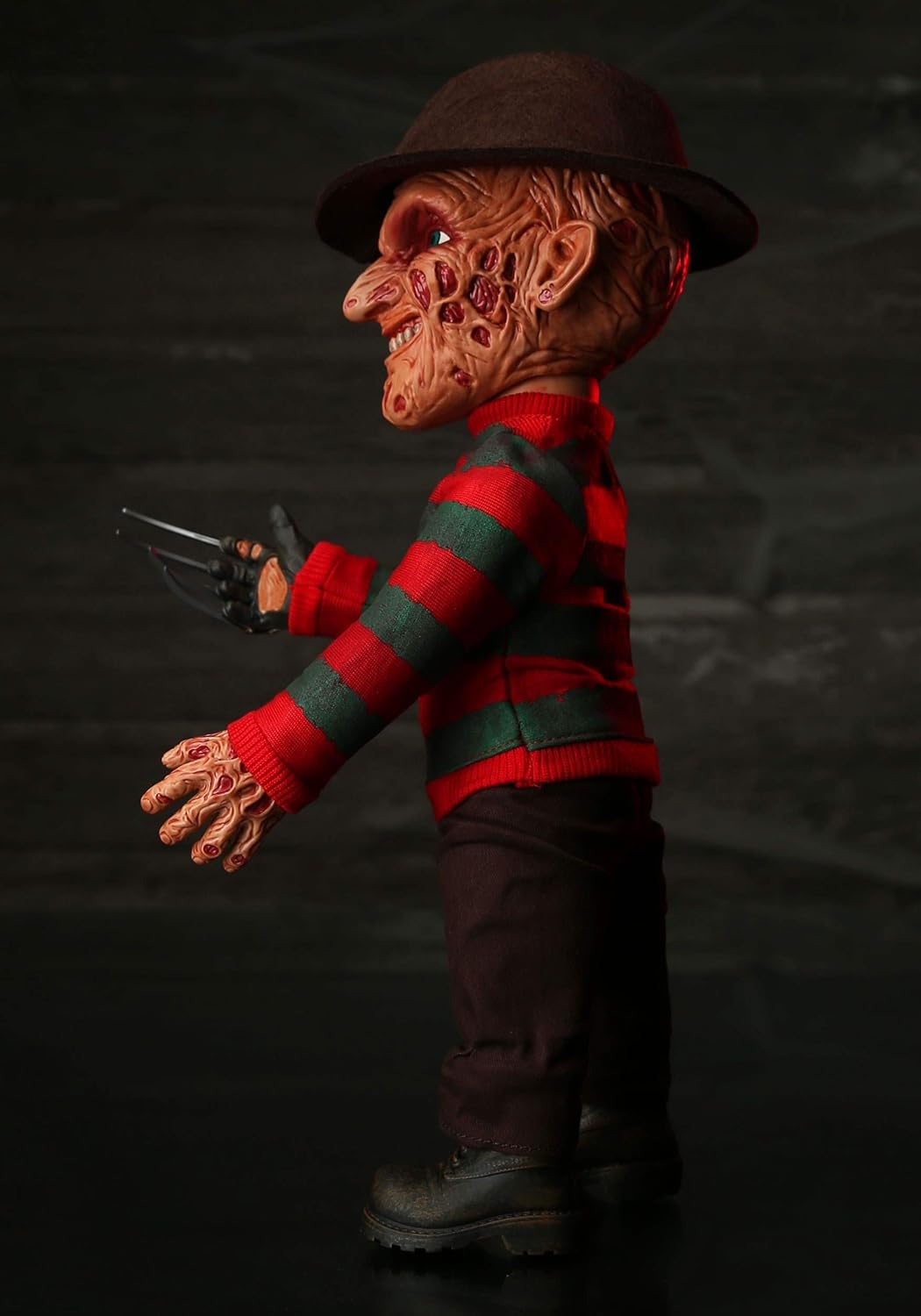 Nightmare On Elm Street 25890 Action figure, Red, 15 inches - Image 4