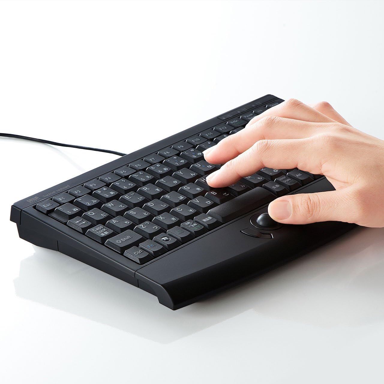 Amazon Co Jp サンワサプライ トラックボール内蔵usbキーボード 薄型メンブレン テンキー無し ブラック Skb Tr05bk 家電 カメラ