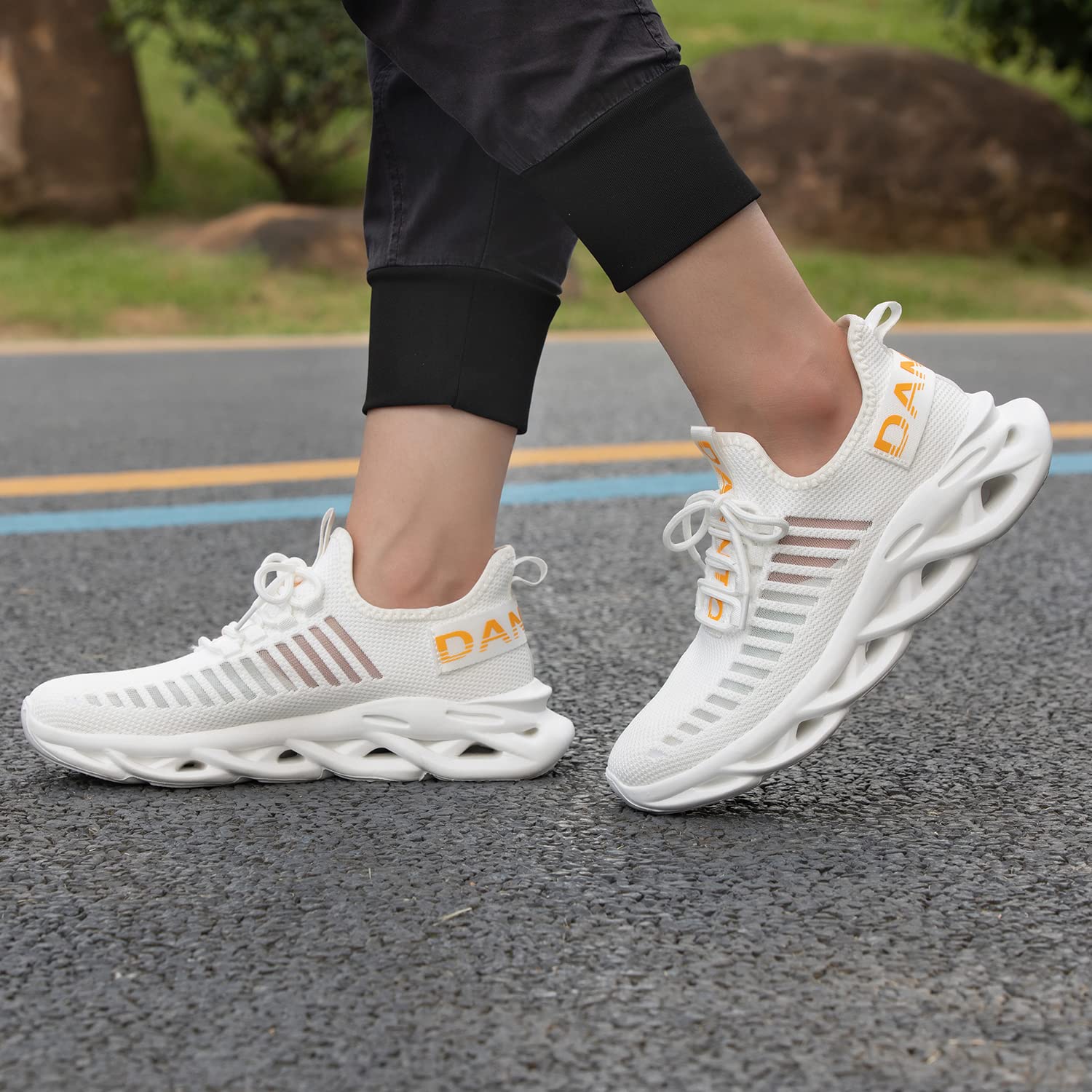 DANNTO Laufschuhe Herren Turnschuhe Damen Sneaker Leichte Atmungsaktiv rutschfeste Sportschuhe Gym Fitness Outdoor Schuhe Fashion Straßenlaufschuhe Weiß 38 3