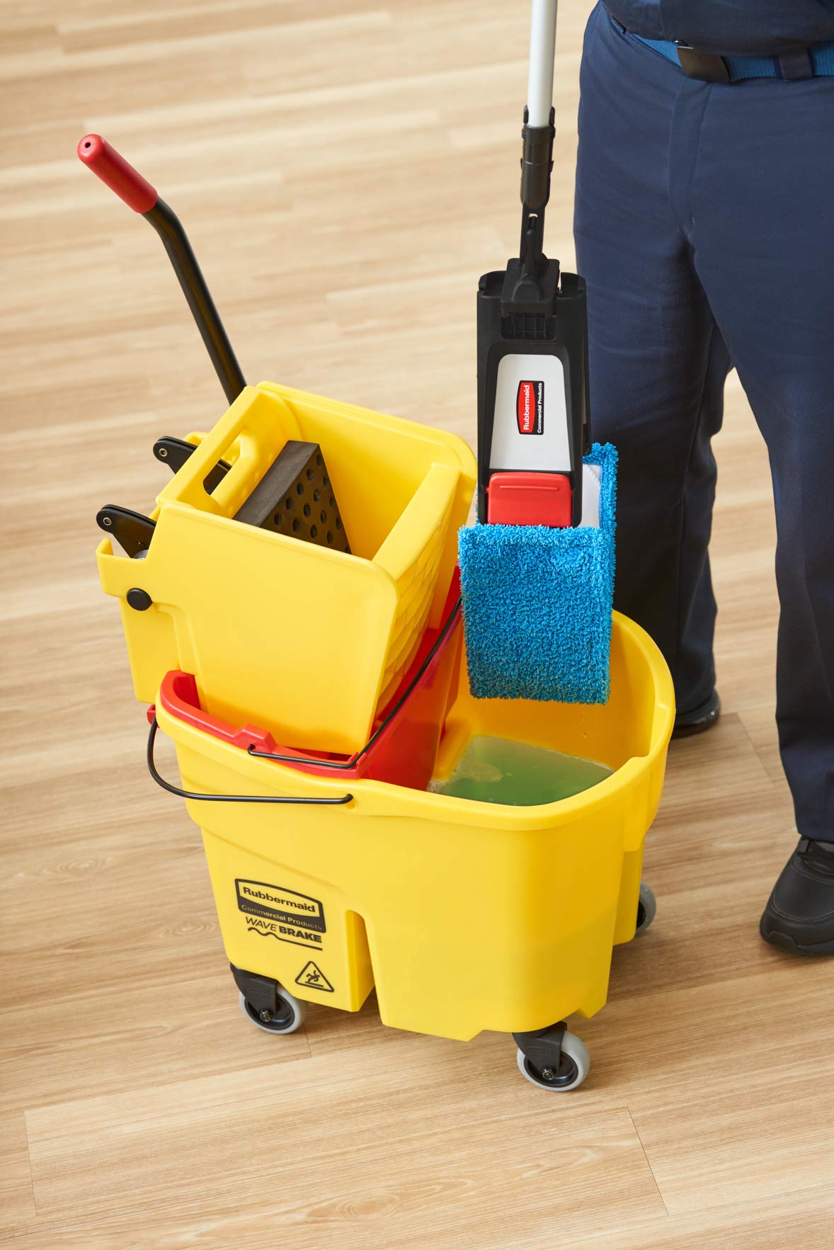 Rubbermaid Commercial Products 18 inch Adaptable Flat Mop Microfiber Pad, Blue, for Janitorial/Professional Cleaners and Light-Duty Cleaning/Mopping with Tab/Pocket Functions