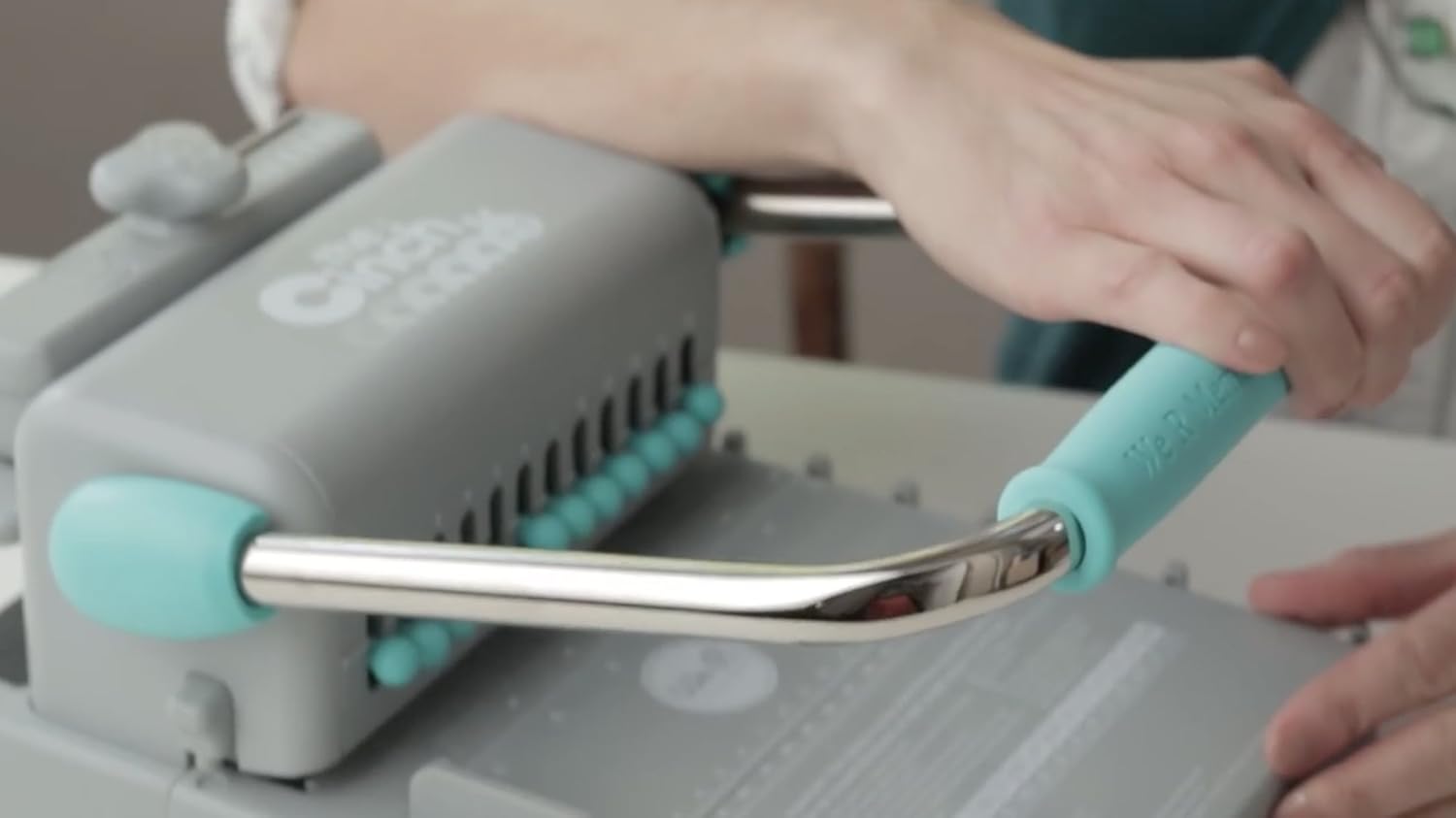 The Cinch Book Binding Machine, Version 2 by We R Memory Keepers | Teal and Gray : Bookbinding Tools : Office Products