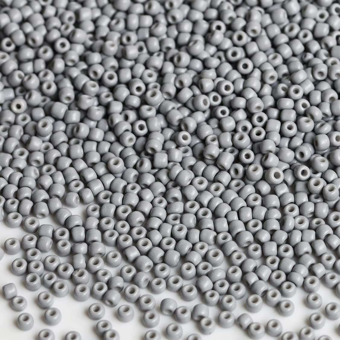 Bala&Fillic Gray Color 3mm Seed Beads About 3600pcs/100Grams in Bag, 8/0 Glass Craft Beads for Making Bracelet Necklace Earring(Gray)