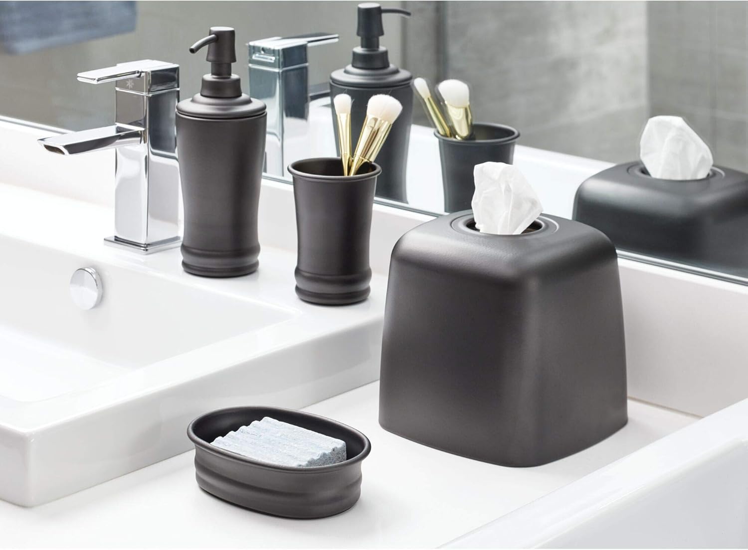 iDesign 26187 Olivia Metal Tumbler, Makeup Brush Holder and Toothbrush Cup for Bathroom, Countertop, Desk, Dorm, College, and Vanity - Matte Black: Home & Kitchen