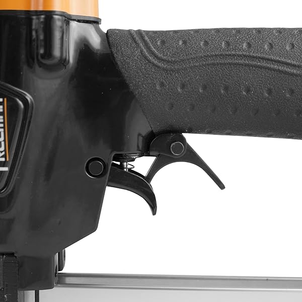 FREEMAN PP13823 PNEUMATIC 23-GAUGE 1-3/8″ MICRO PINNER WITH CASE AND BELT HOOK