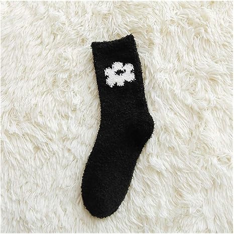 Amazon Co Jp Guomao チューブソックス3枚でカシミアソックス韓国女性厚く暖かい靴下サンゴのベルベットの花ホームハーフ 色 ブラック Size M ホーム キッチン