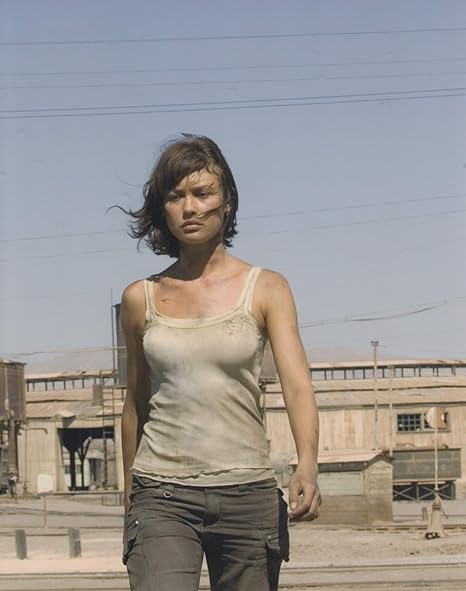 Amazon Co Jp 直輸入 大きな写真 007 慰めの報酬 オルガ キュリレンコ Olga Kurylenko おもちゃ