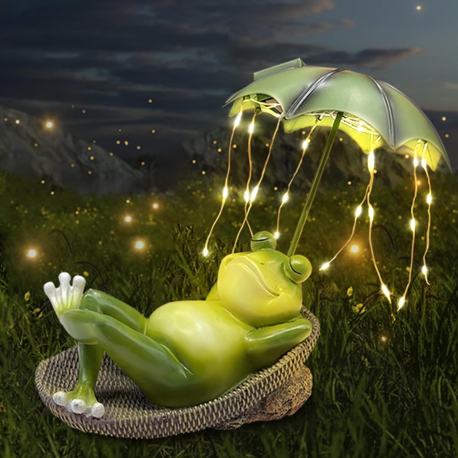 Umikk Frog Figures Outdoor Decorative Solar Garden Figures Ornament with Solar, Waterproof Funny Frog Garden Decoration with Umbrella Light, Outdoor Frog Statue Garden Solar Light, Gifts (Style 1)