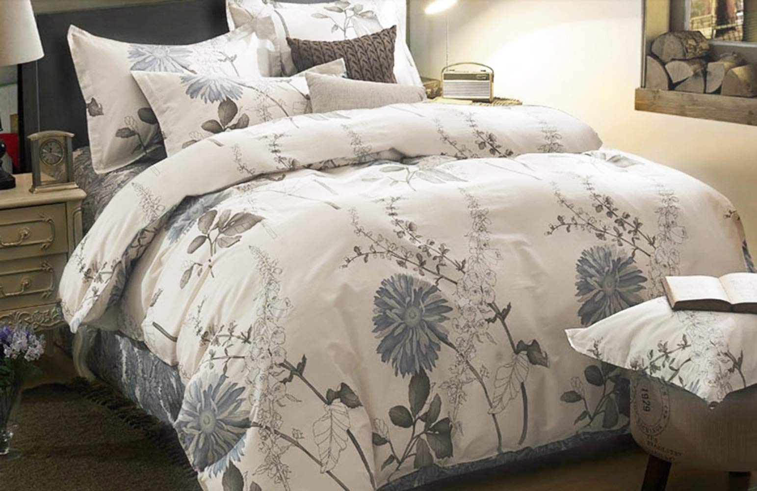 Wake In Cloud Floral Comforter Set, Botanical Flowers Pattern Printed