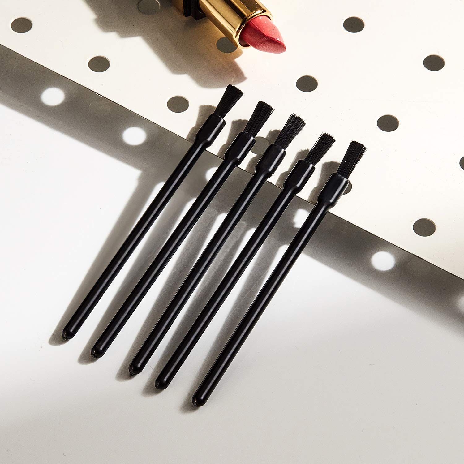 200 Pieces Disposable Lip Gloss Brushes Lipstick Wands Applicator Multi-functional Makeup Cosmetic Brush Flat Brush Tools for Women Girls: Beauty