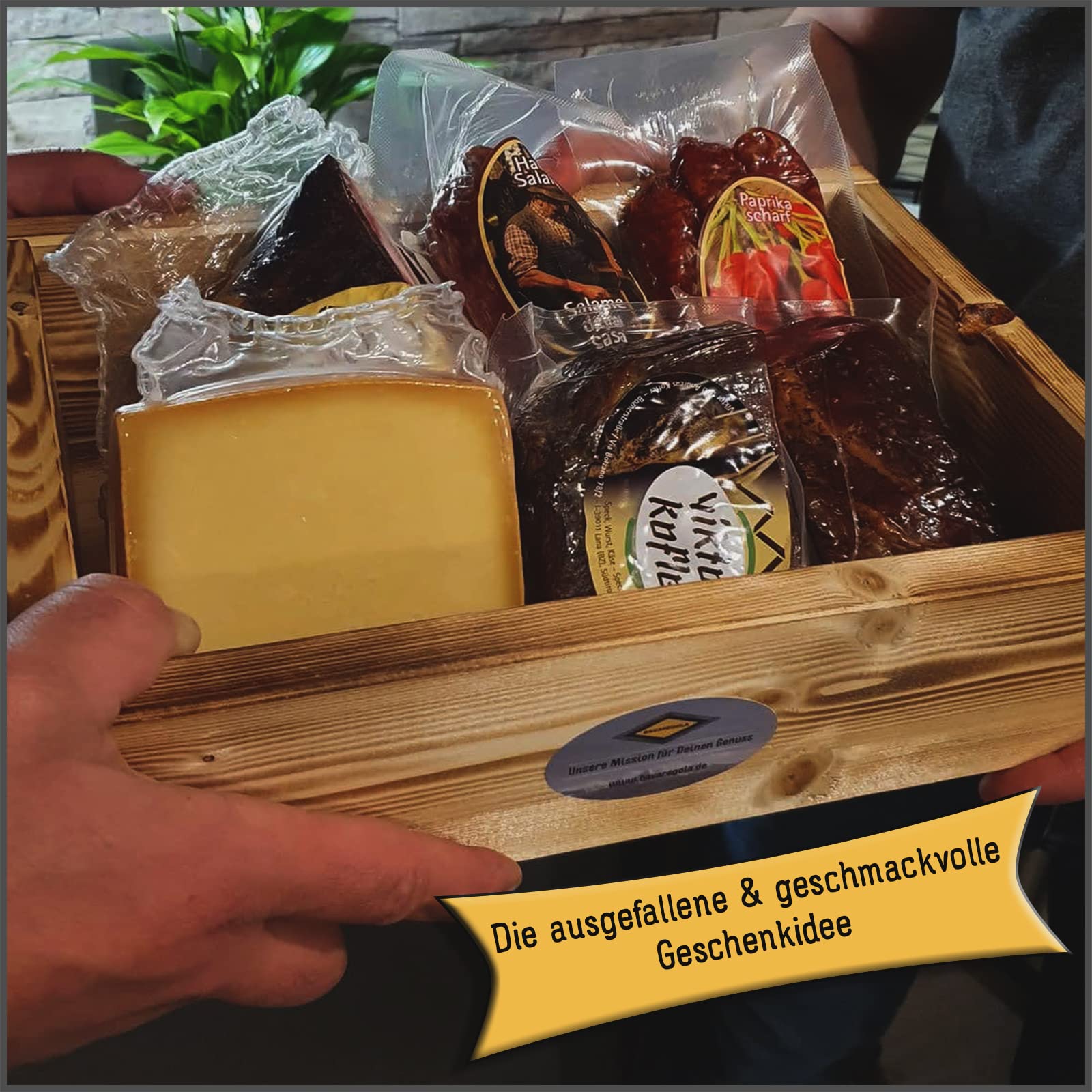 Südtiroler Geschenkset mit 7 Spezialitäten - Präsentkorb gefüllt mit Speck, Käse, Salami - Feinkost Geschenk für Männer & Frauen 4