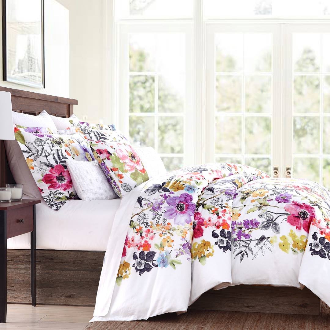 Tahari Home Vintage Botanical Wild Flower Print Duvet Quilt Cover by