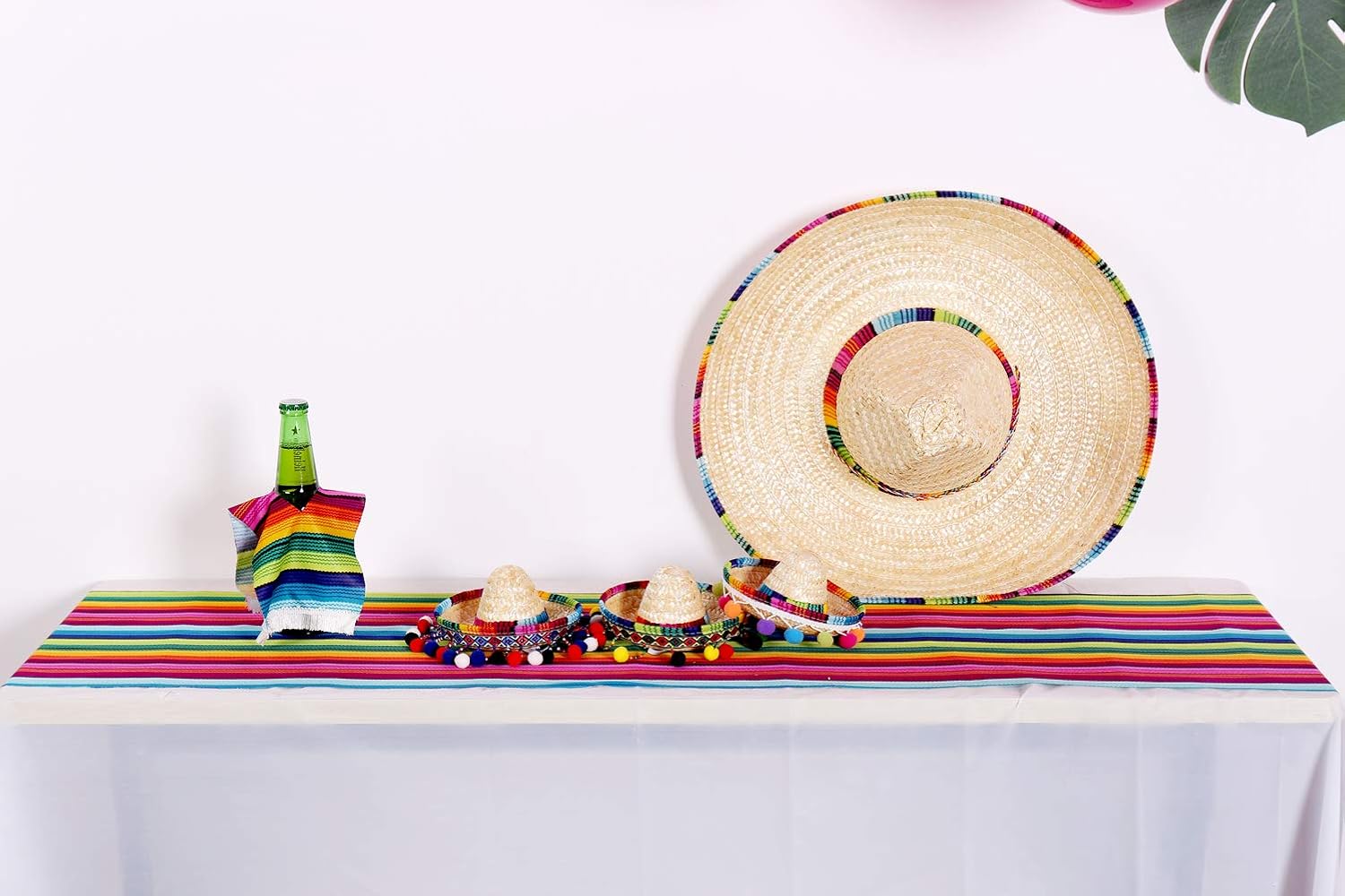 Natural Straw Mini Sombrero Mini Mexican hat,Tabletop Party Supplies,Fiesta Party Birthday Party Decorations Cinco de Mayo Party(Pack of 6): Clothing