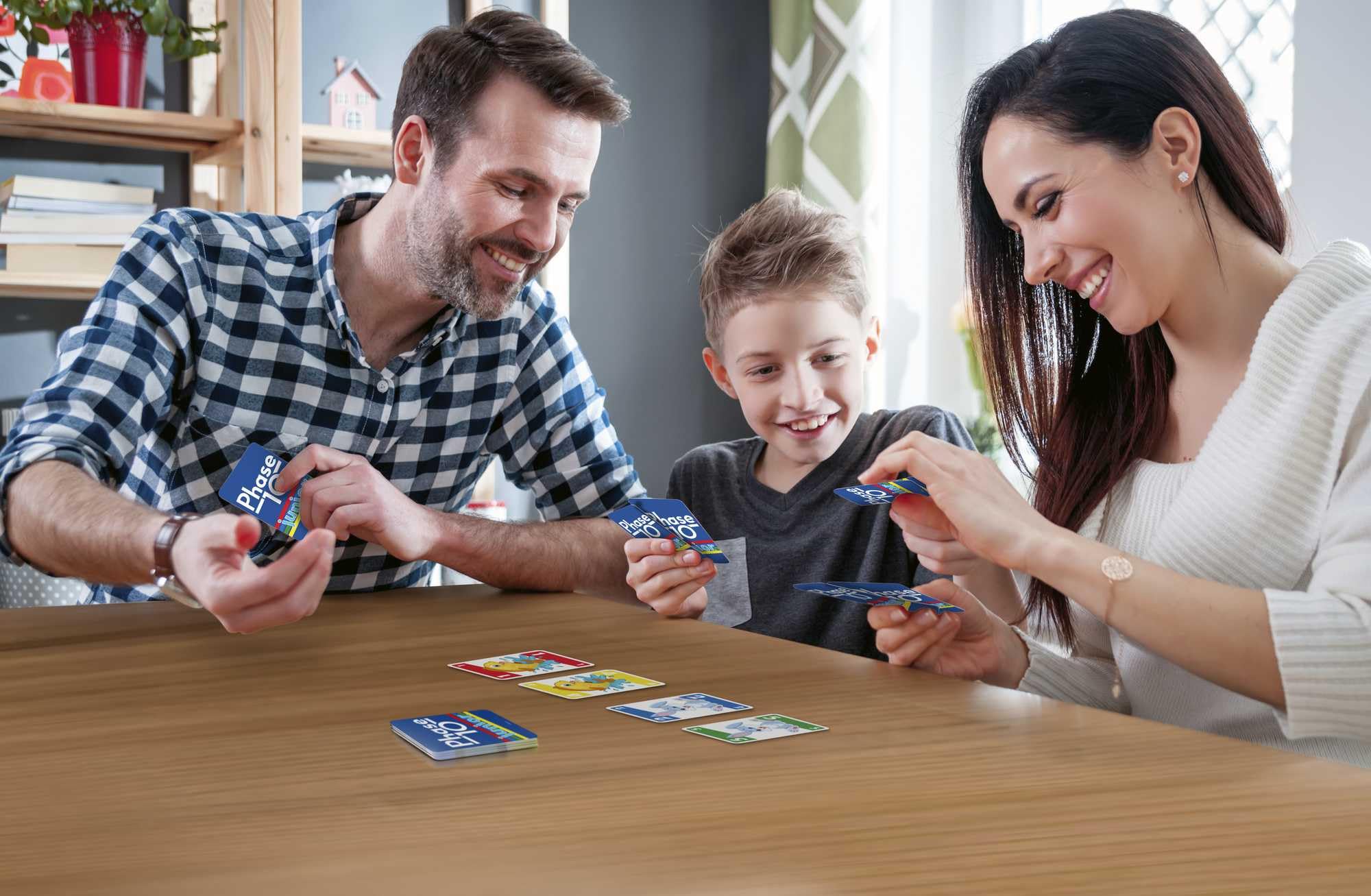 Mattel Phase 10 Junior - Rommé-artiges Spiel mit Mehreren Spielebenen, 56 Karten mit Tierbildern, für 2 bis 4 Spieler, für Kinder ab 4 Jahren, GXX06 2